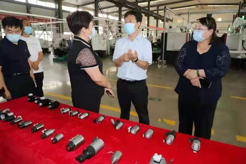 操女生哔哔安阳市市长高永一行莅临我公司参观调研